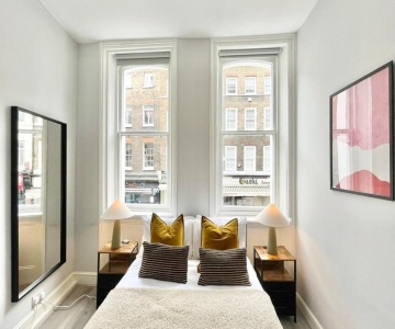 Vibrant Room In Soho 3