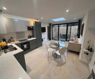The Peckham Perch