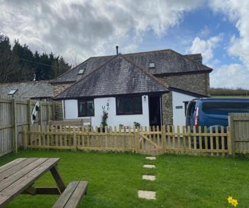 Horseshoe Cottage