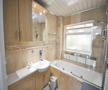 Modern 2 Bed Apartment