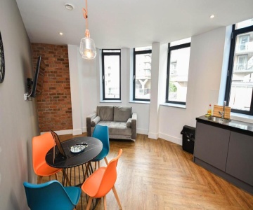 Spacious 2bed Central Manchester Flat W Security