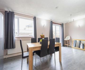 M9 Guest House