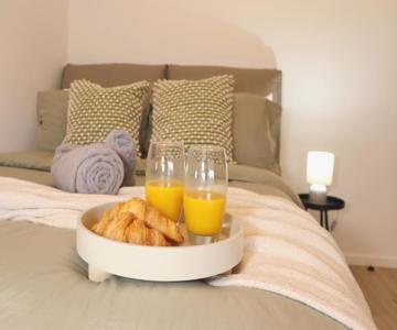 Studio Flat Above Mk Station