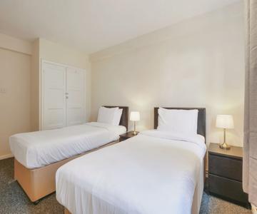 The Xavier Flat by Kasar Stays