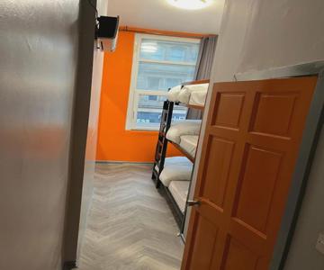 Heroes Hotel - Hostel