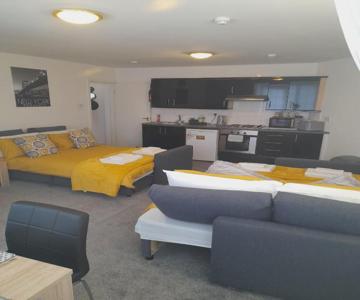 Flat 4 Corner House
