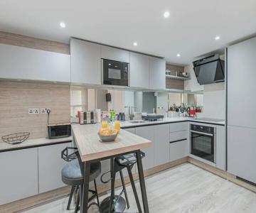 Flat 3, 158 Abingdon Road