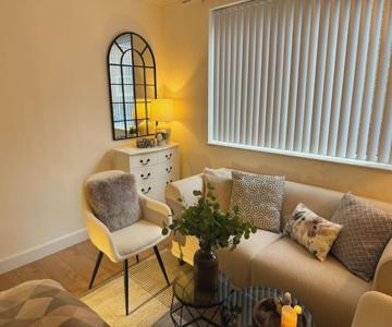 Central Beautiful Renovated Flat Incl Parking