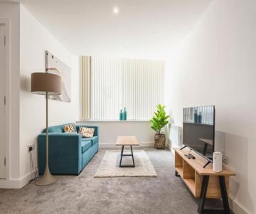 Modern And Spacious Central Rotherham Studio