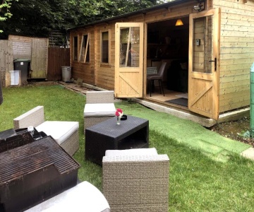 Cosy Garden Log Cabin