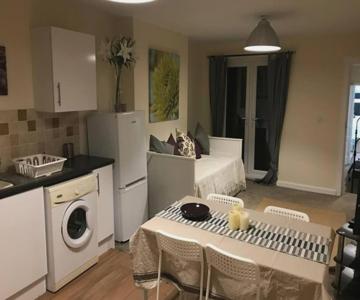37b Louis Lodge