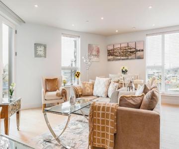 Harbours Edge - Front-line Harbour Views