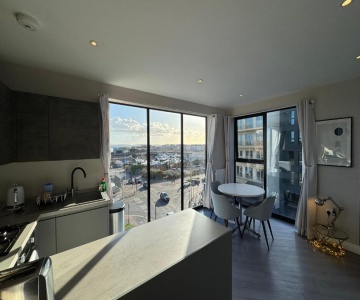 Penthouse - Harbour Views
