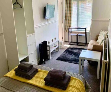 1studio Avenue House