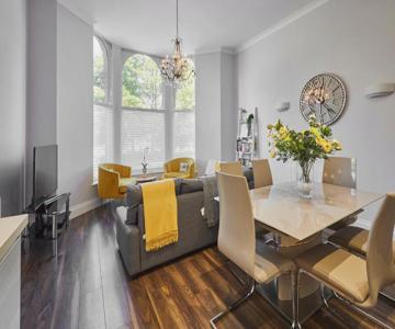 Host & Stay - Brooklands Timeless