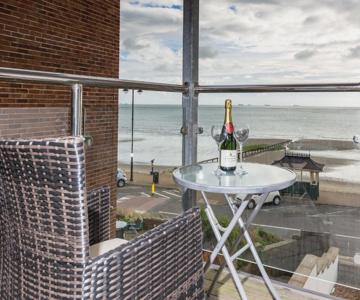 Lower Chine Apartment