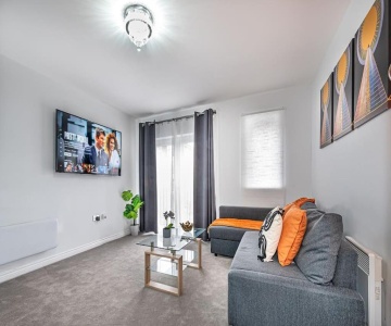Reading 2-bed Apartment & Parking