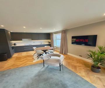 Macbeths Corner - Luxury Apartment With Private Parking