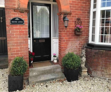 Brook Lodge Garden Flat