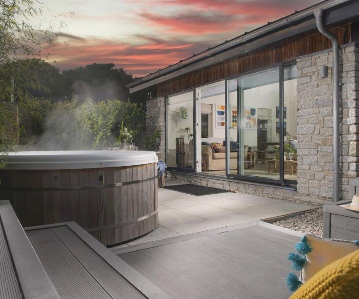 6 The Dunes At Upton Towans - Short walk to the beach - Hot Tub - Free Wi-Fi
