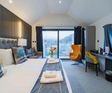 Waterhead Bath Suites