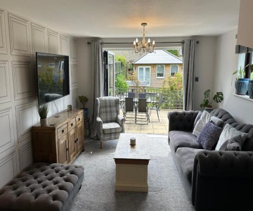 Modern 2 Bedroom House Spacious Large Garden