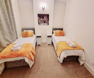 Inviting 2-bed Cottage In Windsor