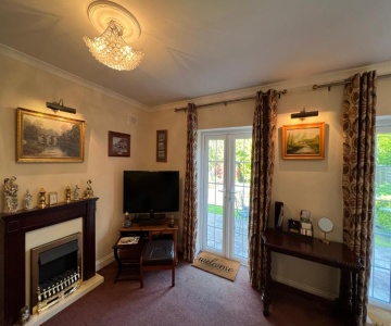 Private Apartment In Windsor