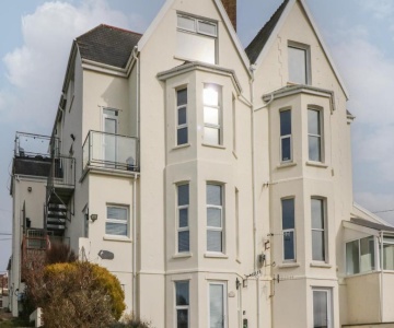 5 Seymour Villas