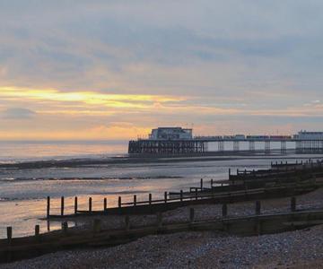 Central Worthing, Seafront ,balcony Flat