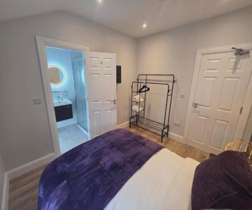 Newly Refurbished Townhouse