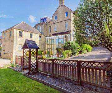 Wentworth House Hotel