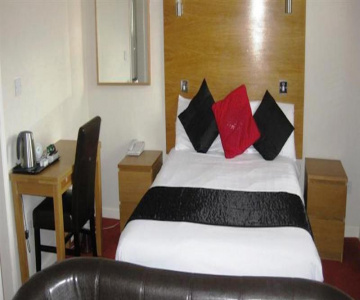 OYO Kingsley Hotel