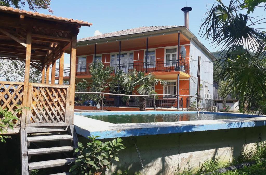 Megobroba Inn