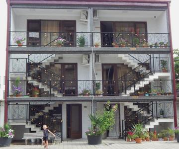 Guest House Luka & Eka