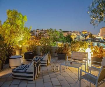 Fantastic Central Athens Suite With Shared Rooftop Deck