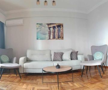 Caryatids Luxury Apartment