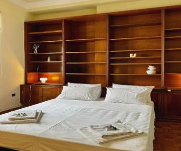 Sis Urban,timeless Elegance