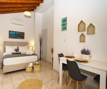 Little Yard - Hydra Dream Houses