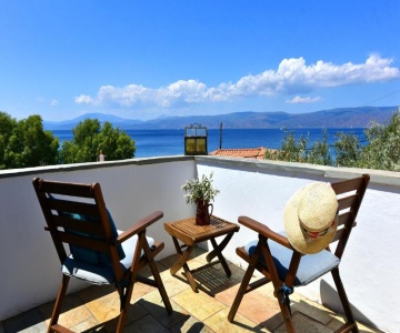 Nelly's Coastal Family House