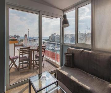 Piraeus Apartment With Endless View