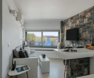 Seannamon Apartment With Sea View By 8essentially