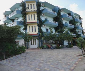 Saloustros Apartments