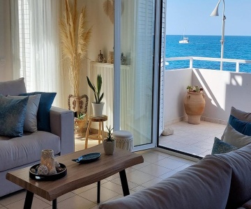 Amazing Beachfront Apartment In Hersonissos