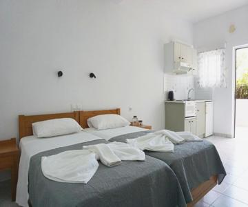 Aphrodite Studios & Apartment