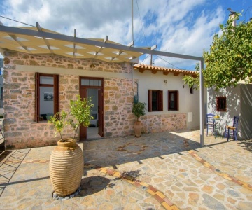 Pavlakis Lemon-tree House