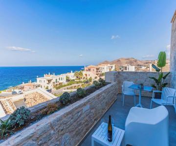 Zefyros Suite , Seafront Retreat !