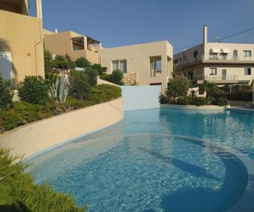 One Bedroom Apartment With Pool