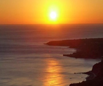 Golden Sun Apartments