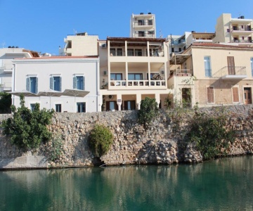 Rena's Guesthouse, By Comfortbnb